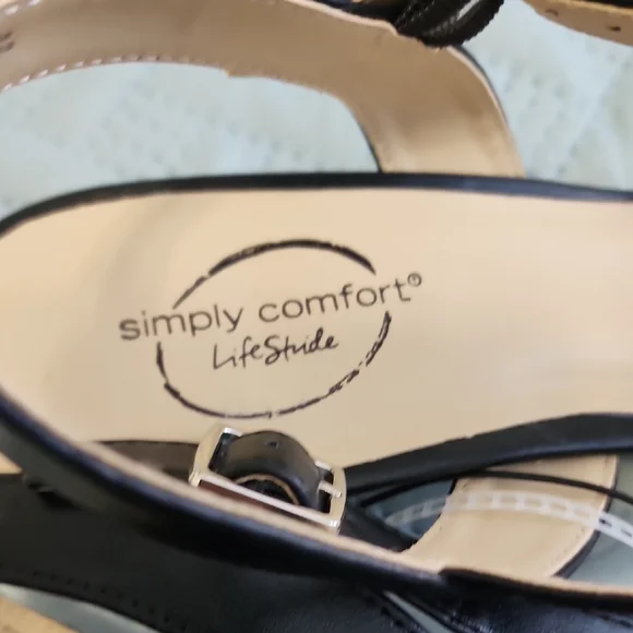 Life Stride Black Strappy Sandals - Picture 7 of 9